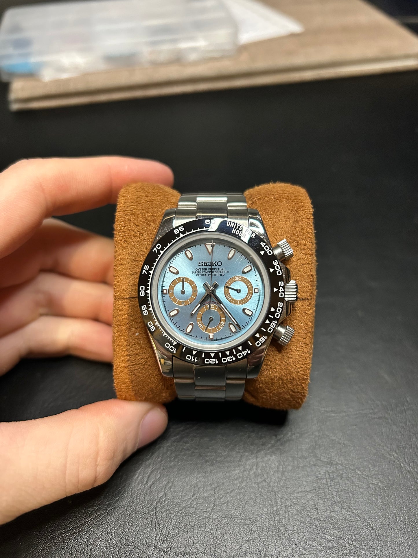 DAYT- silver, black/baby blue