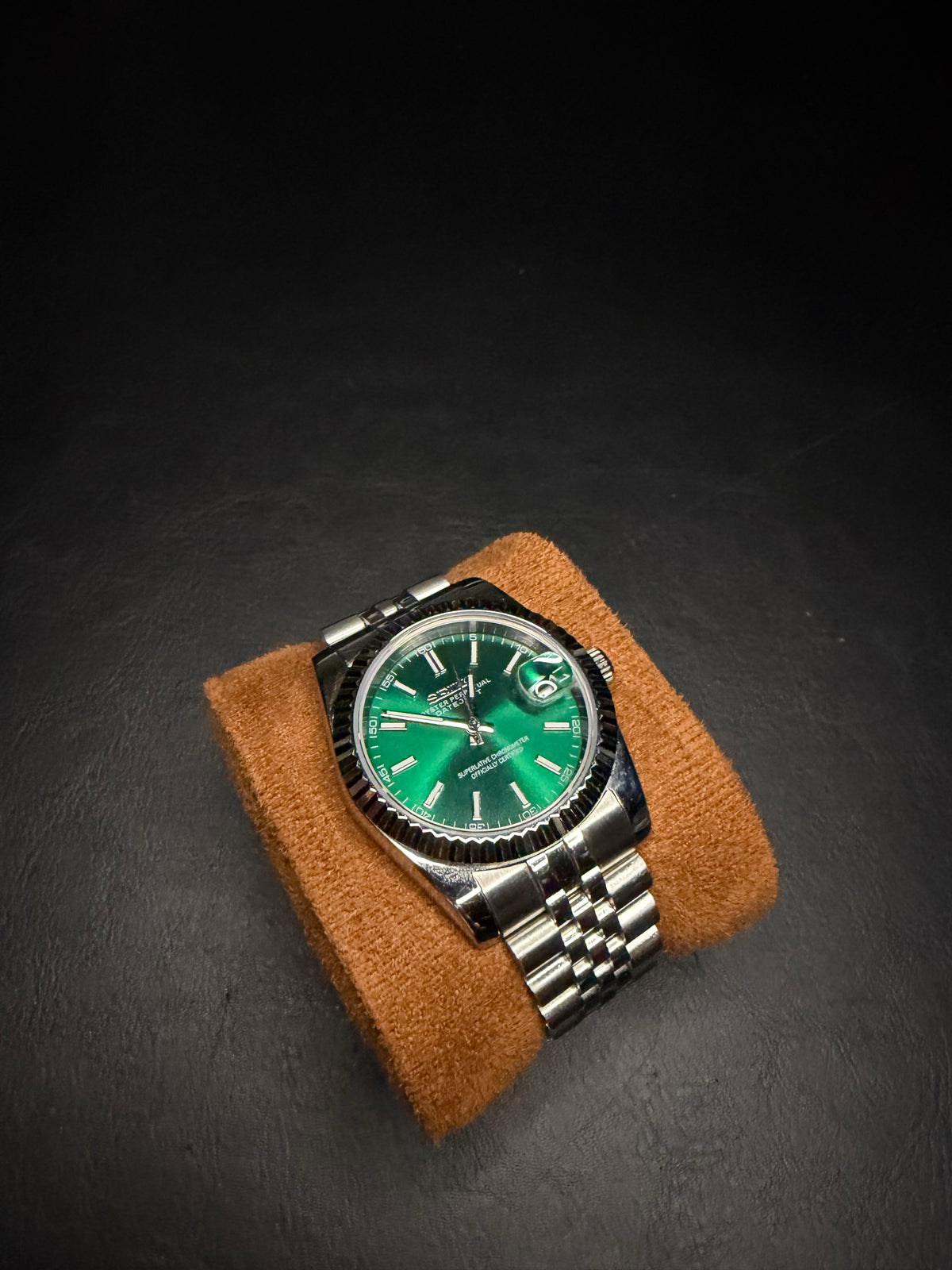 DATE- silver/green